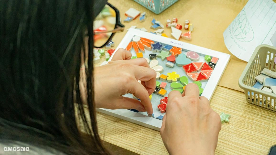 Mosaic Art Workshop with English-Speaking Instructor in Hanoi